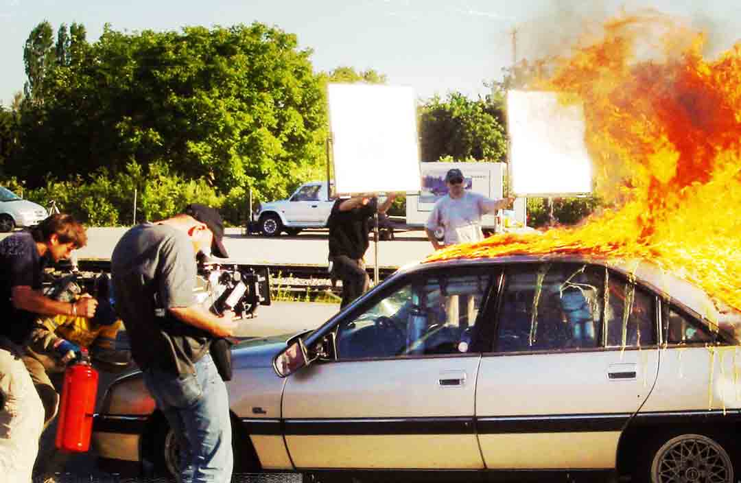 A video budget goes up in smoke (controlled). | shooting image film, (c) Condor Films